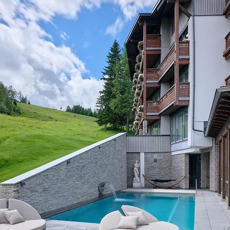 Hotel Wulfenia 4S - Adults Only Зонненальпе-Насфельд Экстерьер фото